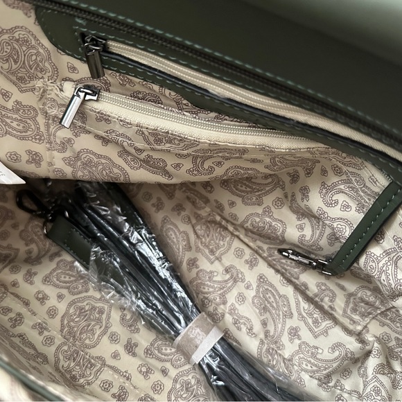 Simply Noelle Green Snakeskin Suede Purse NWOT Convertible Crossbody Strap - Picture 13 of 13